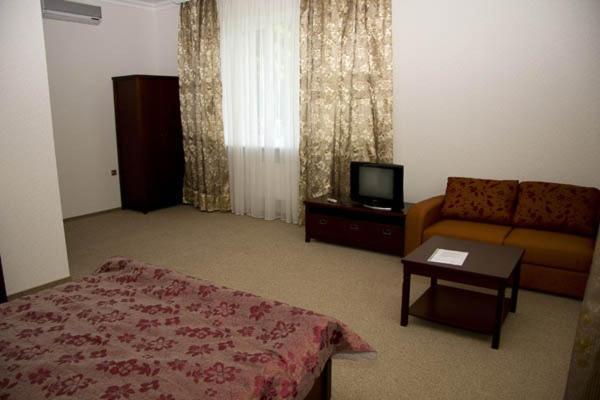 Marco Polo Hotel Ulʼyanovka 外观 照片